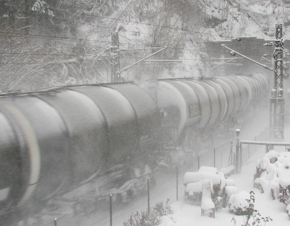 081122c1-kesselwagen-im-schnee.jpg