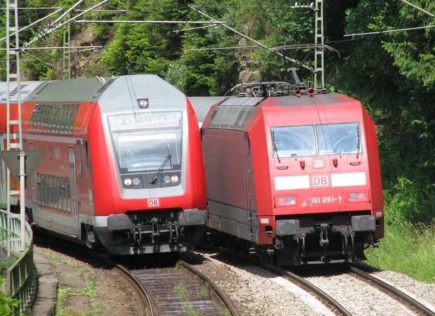 090704f1-4714-2005-101091-zugkreuzung.JPG