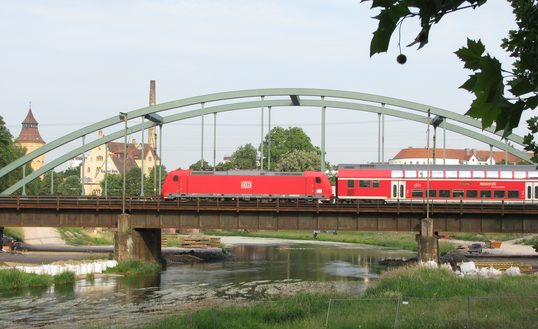 RE 5181 der Schwarzwaldbahn auf der alten Murgbr&uuml;cke