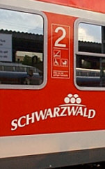 DB-Regio mit regionaler Werbung