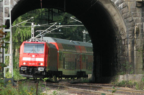 146 233 mit Doppelstockwagen am 23.09.06 auf der Schwarzwaldbahn